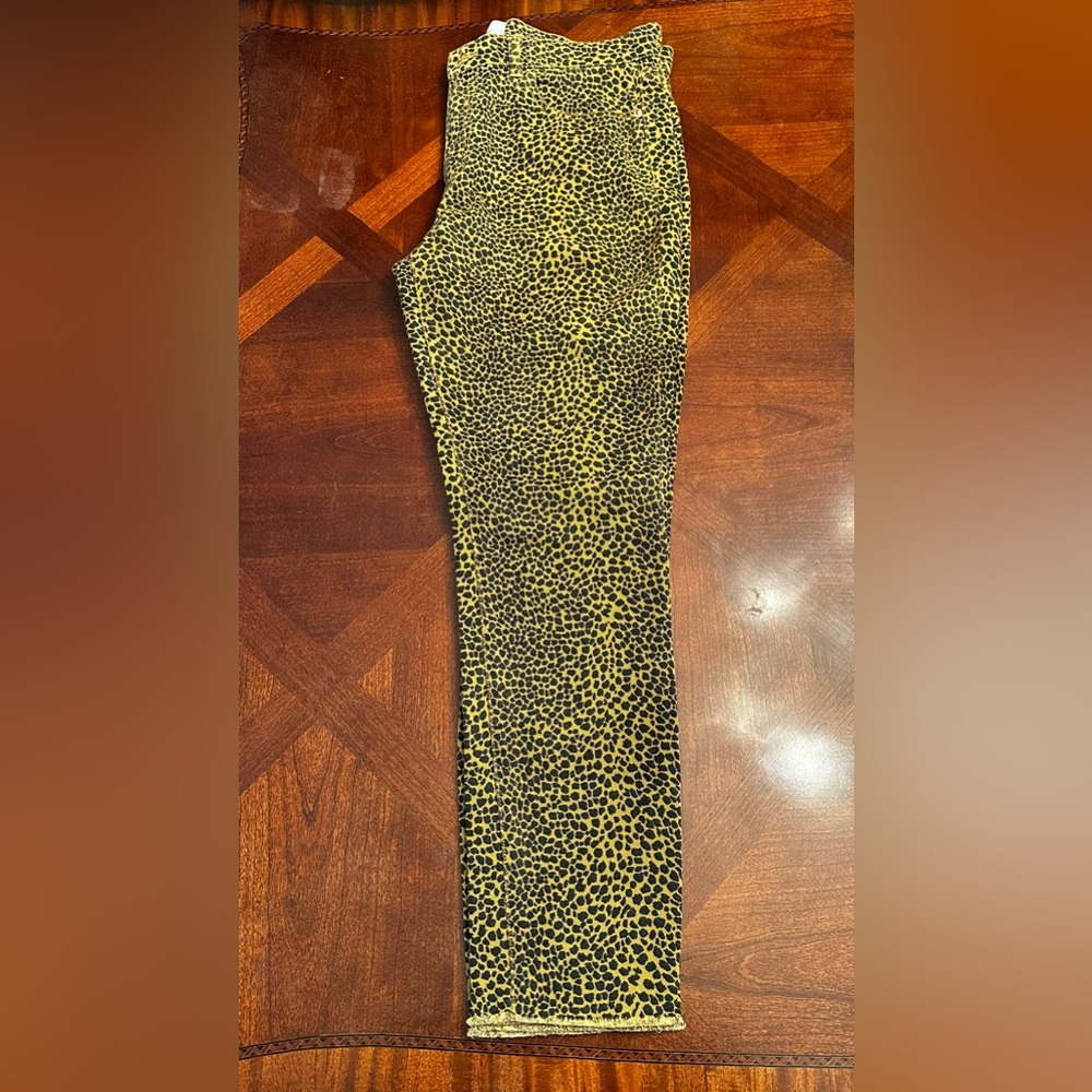 CURRENT/ELLIOTT NEW HIGH WAIST STILETTO Spotted Leopard Crop Jean size 30
NWT - Picture 10 of 11